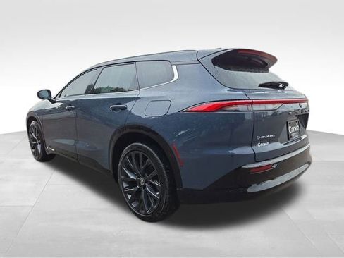 Used 2025 Toyota Crown Signia image 8