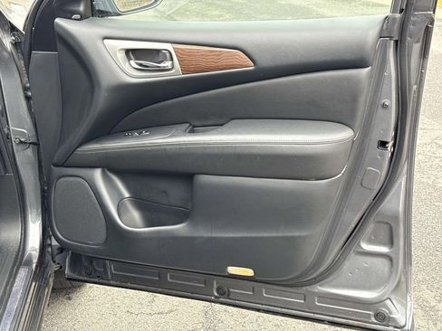 Used 2018 Nissan Pathfinder Platinum image 6
