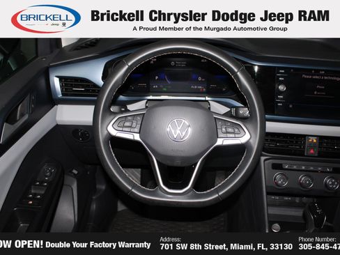 Used 2022 Volkswagen Taos SE FWD image 18