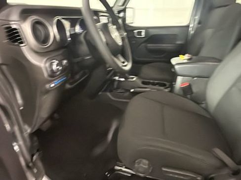 Used 2023 Jeep Wrangler Unlimited w/ Cold Weather Group AWD/4WD image 10