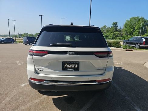 Used 2024 Jeep Grand Cherokee Limited AWD/4WD image 4