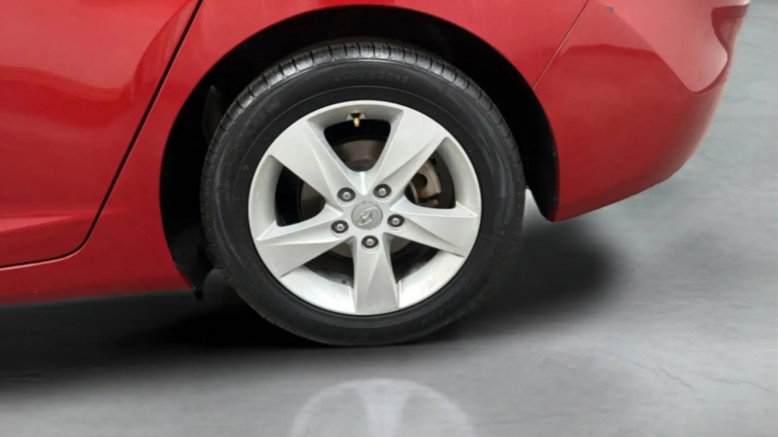 Used 2012 Hyundai Elantra GLS w/ Preferred Pkg 3 FWD image 26