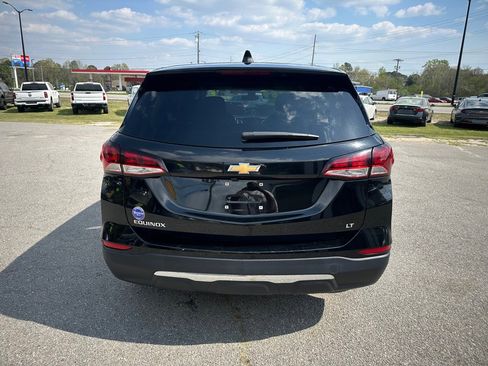 Used 2023 Chevrolet Equinox LT image 4