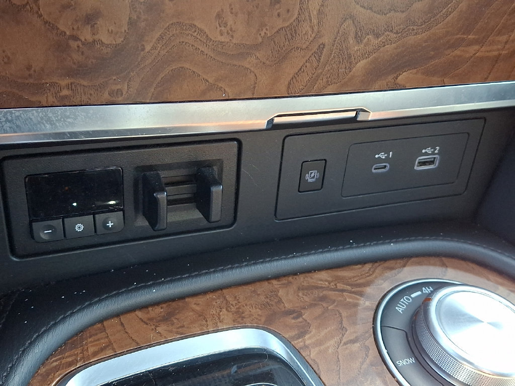 Used 2023 Nissan Armada SL w/ Captain's Chairs Package AWD/4WD image 28