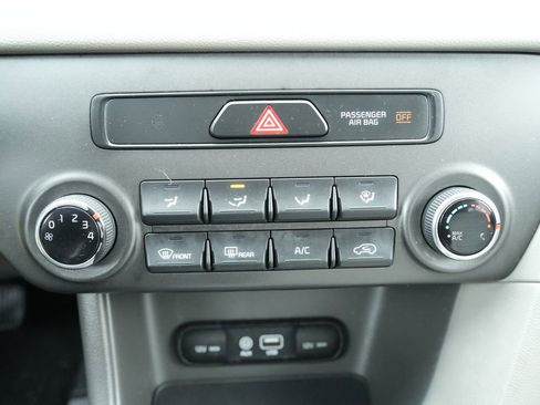 Used 2017 Kia Sportage LX image 32