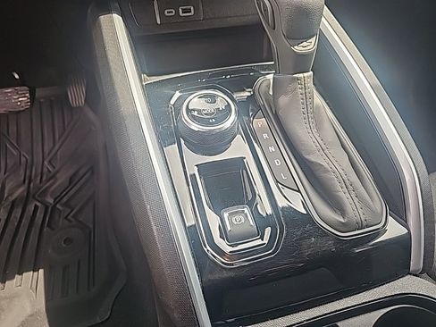 Used 2024 Chevrolet Colorado Trail Boss w/ Advanced Trailering Package image 56