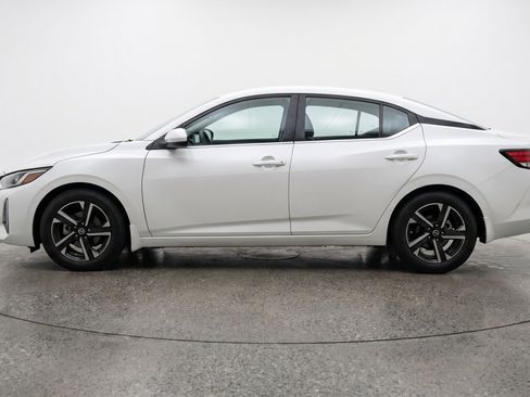 Used 2025 Nissan Sentra SV FWD image 5