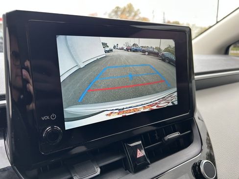 Certified 2025 Toyota Corolla LE image 18