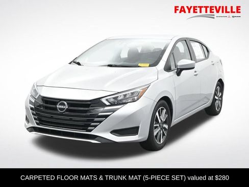 Used 2025 Nissan Versa SV FWD image 1