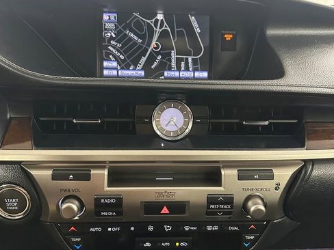 Used 2013 Lexus ES 350 image 21