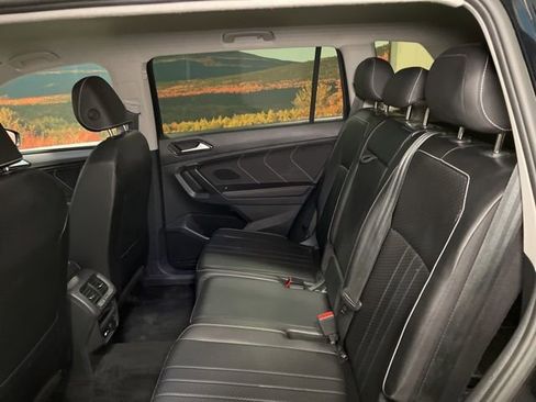Used 2024 Volkswagen Tiguan SE AWD/4WD image 46
