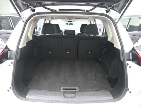 Used 2024 Nissan Rogue S image 16