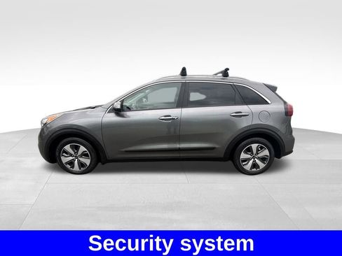 Used 2017 Kia Niro LX image 8