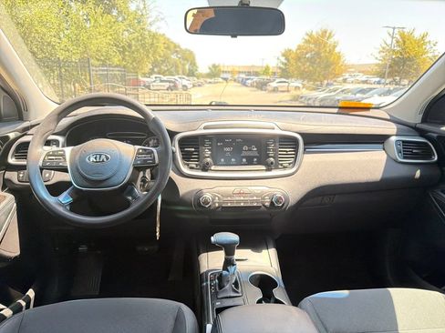 Used 2020 Kia Sorento FWD V6 image 29