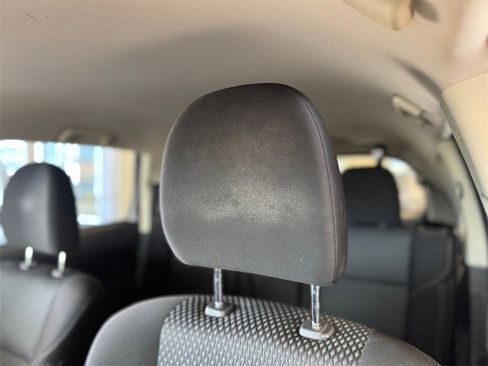 Used 2020 Mitsubishi Outlander ES image 12