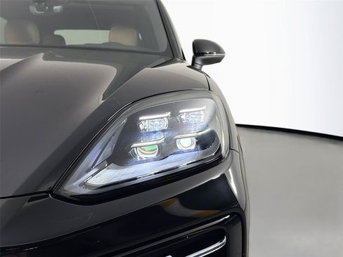 Certified 2026 Porsche Cayenne Coupe AWD/4WD image 15