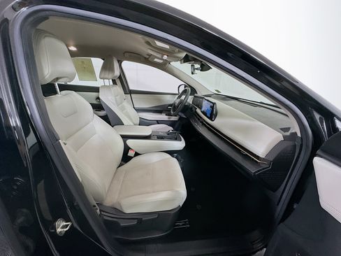 Used 2024 Nissan Ariya FWD image 33