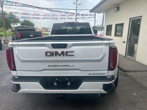 Used 2023 GMC Sierra 3500 Denali w/ Denali Ultimate Package AWD/4WD image 7