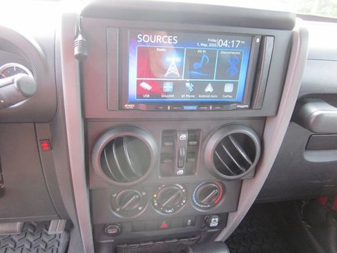 Used 2010 Jeep Wrangler Unlimited Sport AWD/4WD image 21