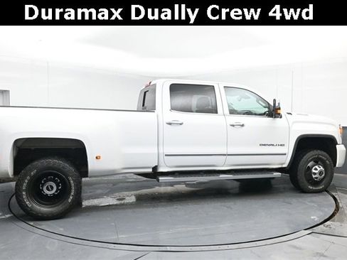 Used 2018 GMC Sierra 3500 Denali w/ Duramax Plus Package image 3