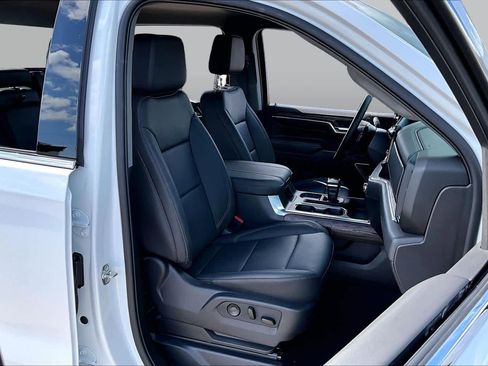 Used 2026 GMC Sierra 1500 SLT RWD image 9