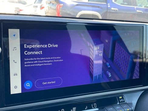 Used 2025 Toyota Camry SE w/ Multimedia Upgrade Package image 18