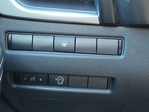 Used 2023 Nissan Rogue SV image 31