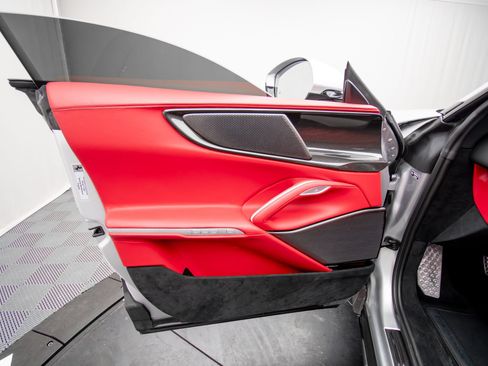 Used 2025 Ferrari Purosangue AWD/4WD image 37
