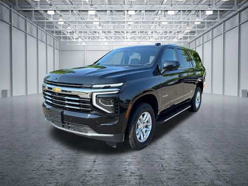 Used 2025 Chevrolet Tahoe LT AWD/4WD image 3