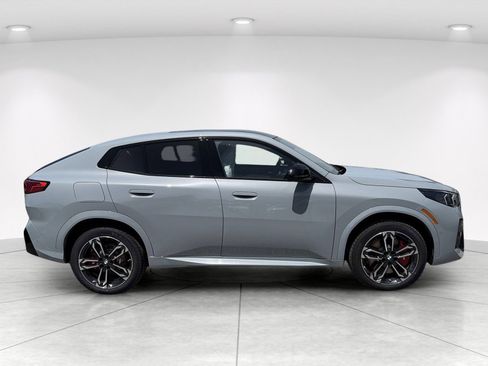 New 2026 BMW X2 xDrive28i w/ Technology Package AWD/4WD image 3