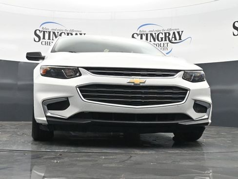Used 2017 Chevrolet Malibu LS FWD image 27