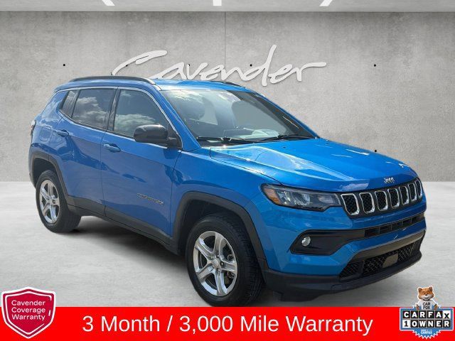 Used 2024 Jeep Compass Latitude AWD/4WD image 2