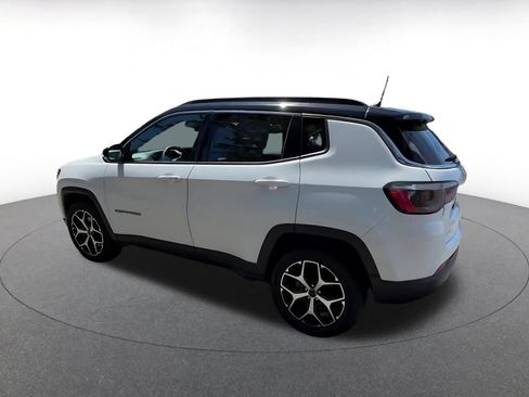 Used 2025 Jeep Compass Limited AWD/4WD image 10