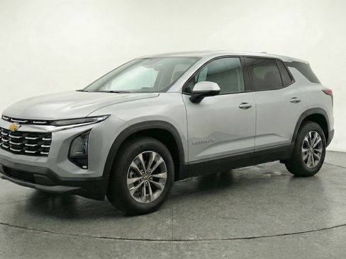 Used 2025 Chevrolet Equinox LT FWD image 3