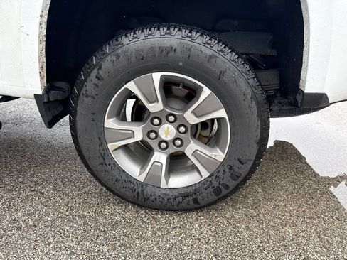 Used 2018 Chevrolet Colorado Z71 AWD/4WD image 5