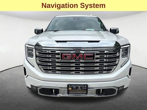 Used 2023 GMC Sierra 1500 Denali w/ Technology Package AWD/4WD image 4