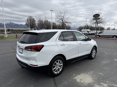 Used 2023 Chevrolet Equinox LT w/ LPO, Floor Liner Package image 5