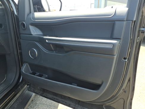 Used 2024 Ford Expedition XLT AWD/4WD image 10