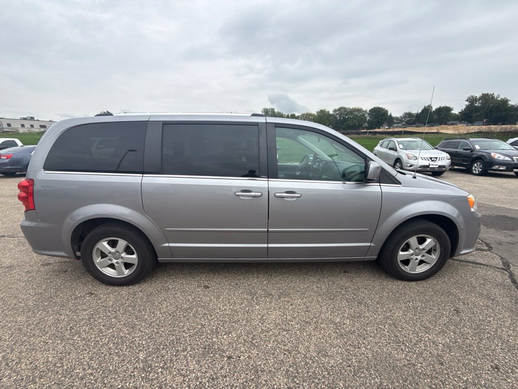 Used 2013 Dodge Grand Caravan Crew FWD image 8