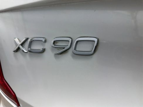 Used 2017 Volvo XC90 T6 Momentum w/ Vision Package AWD/4WD image 26