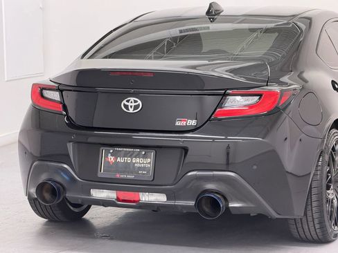 Used 2022 Toyota GR86 RWD image 32