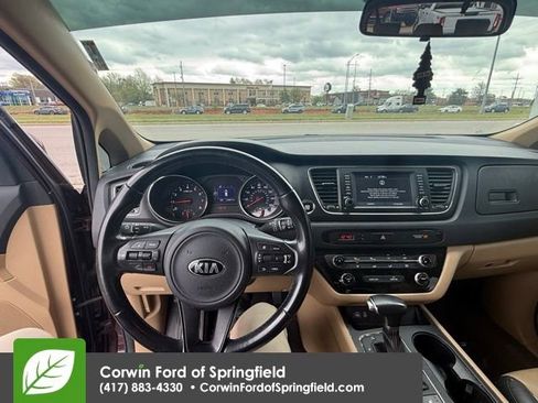 Used 2018 Kia Sedona LX w/ LX Essentials Premium Package image 10