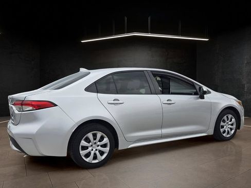 Used 2020 Toyota Corolla LE FWD image 7