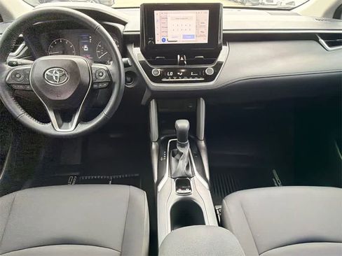 Used 2024 Toyota Corolla Cross LE image 18