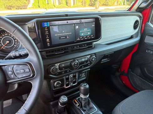 Used 2025 Jeep Wrangler Unlimited Sport AWD/4WD image 14