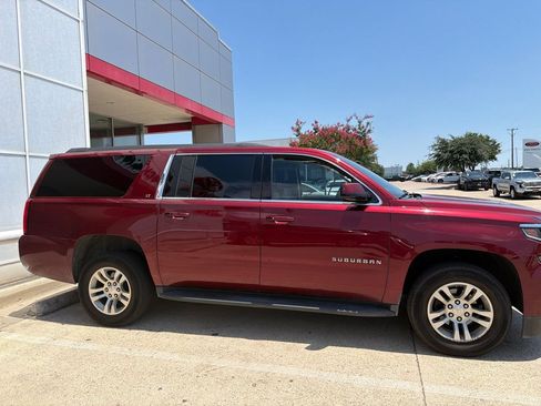Used 2020 Chevrolet Suburban LT RWD image 15