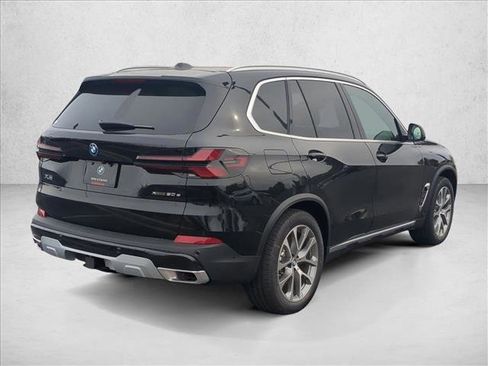 New 2026 BMW X5 xDrive50e w/ Climate Comfort Package image 2
