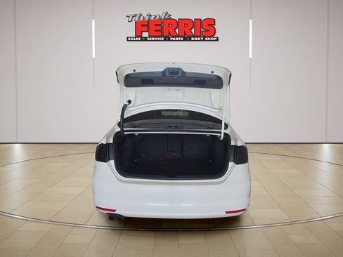 Used 2012 Volkswagen Jetta SE FWD image 9