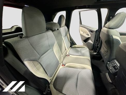 Used 2025 Subaru Forester Premium image 31