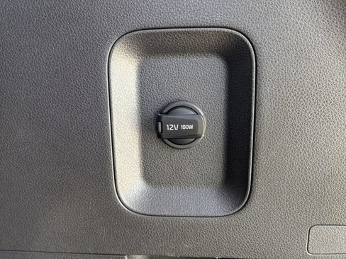 Certified 2024 Kia Carnival LX FWD image 15